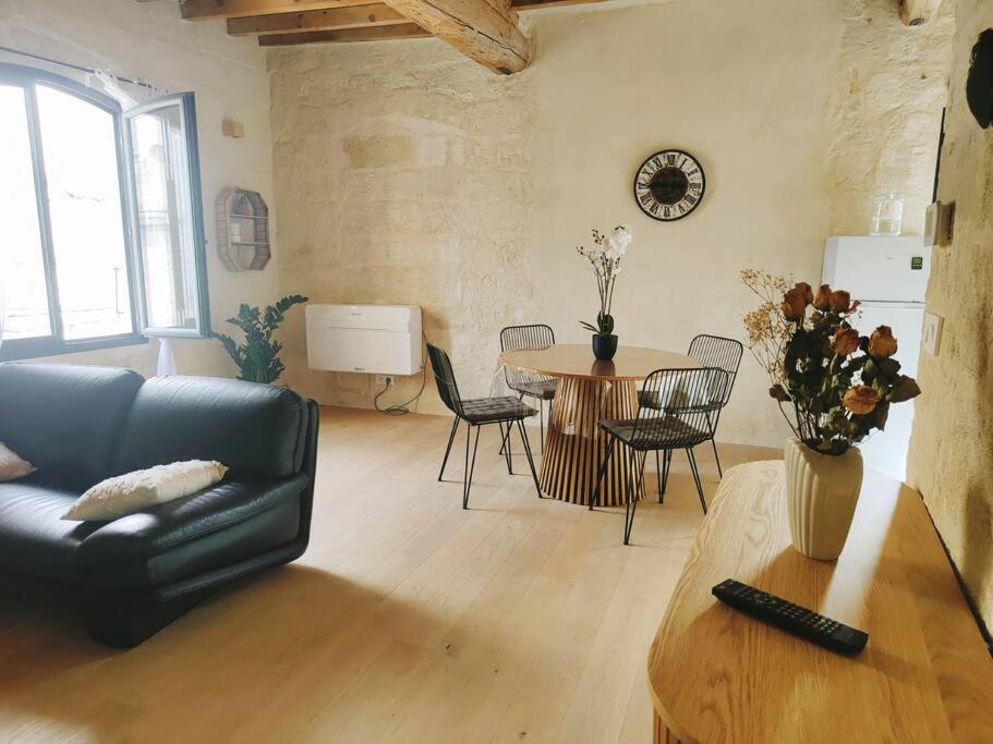 Centre Historique Et Ambiance Pittoresque Villeneuve-lès-Avignon Екстериор снимка